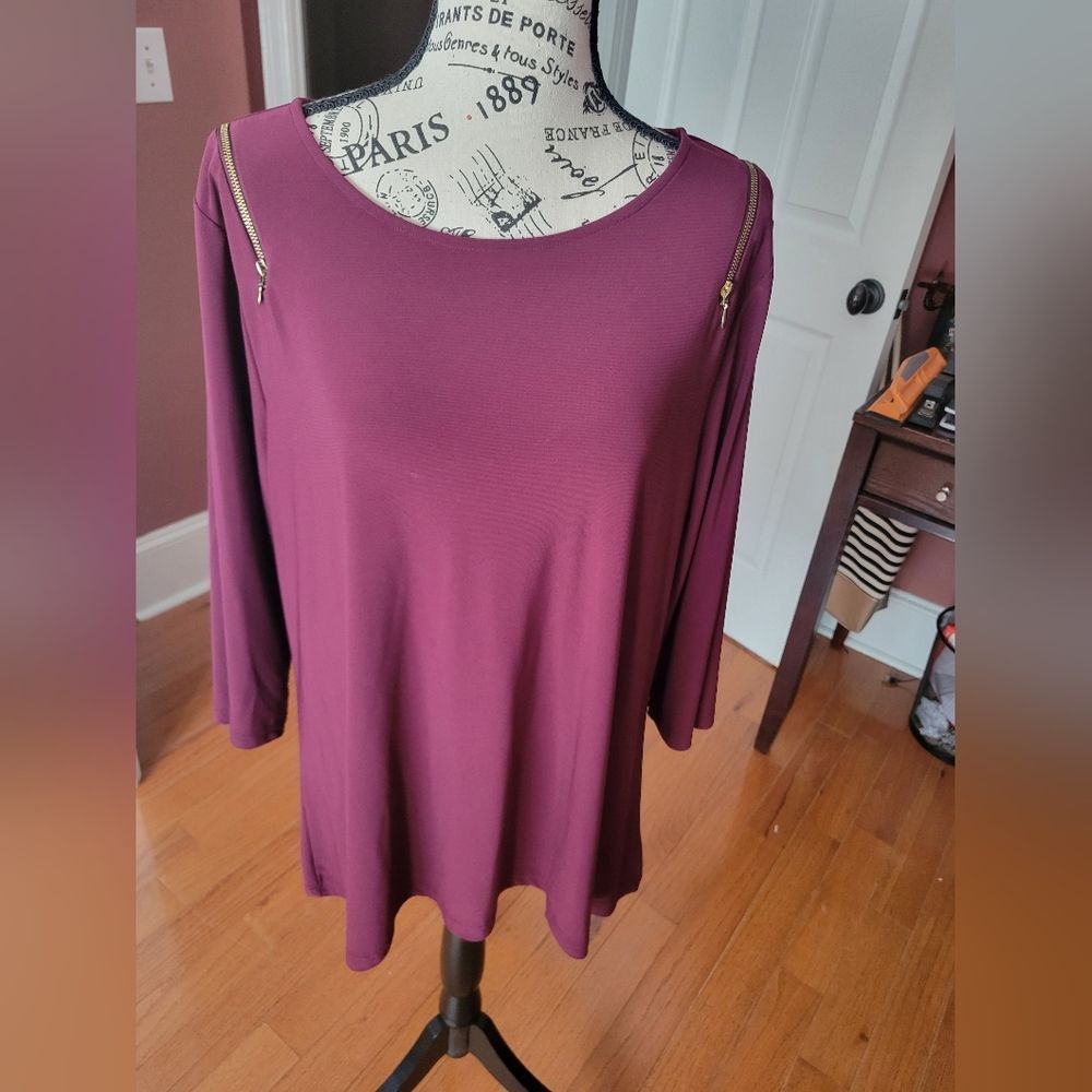 Gorgeous blouse in Maroon